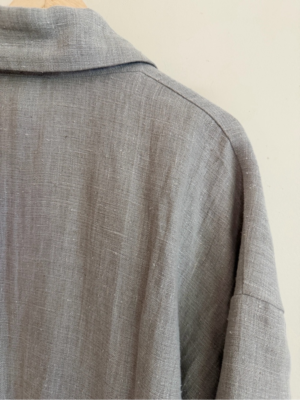 The Raw Linen Robe - Picture 4 of 12